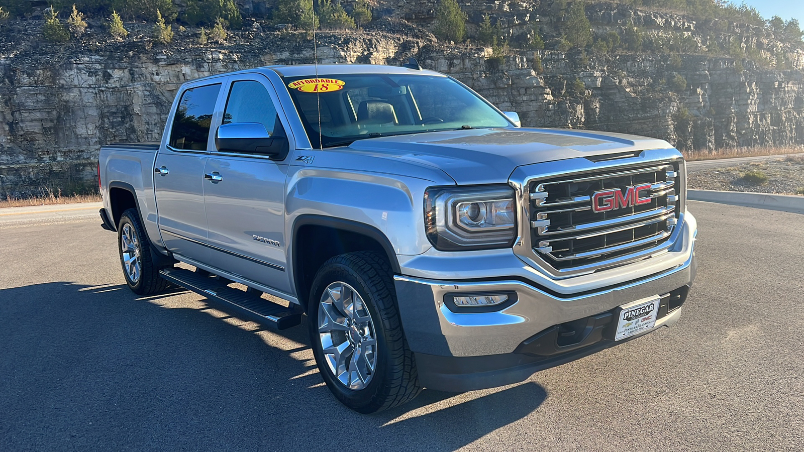 2018 GMC Sierra 1500 SLT 1