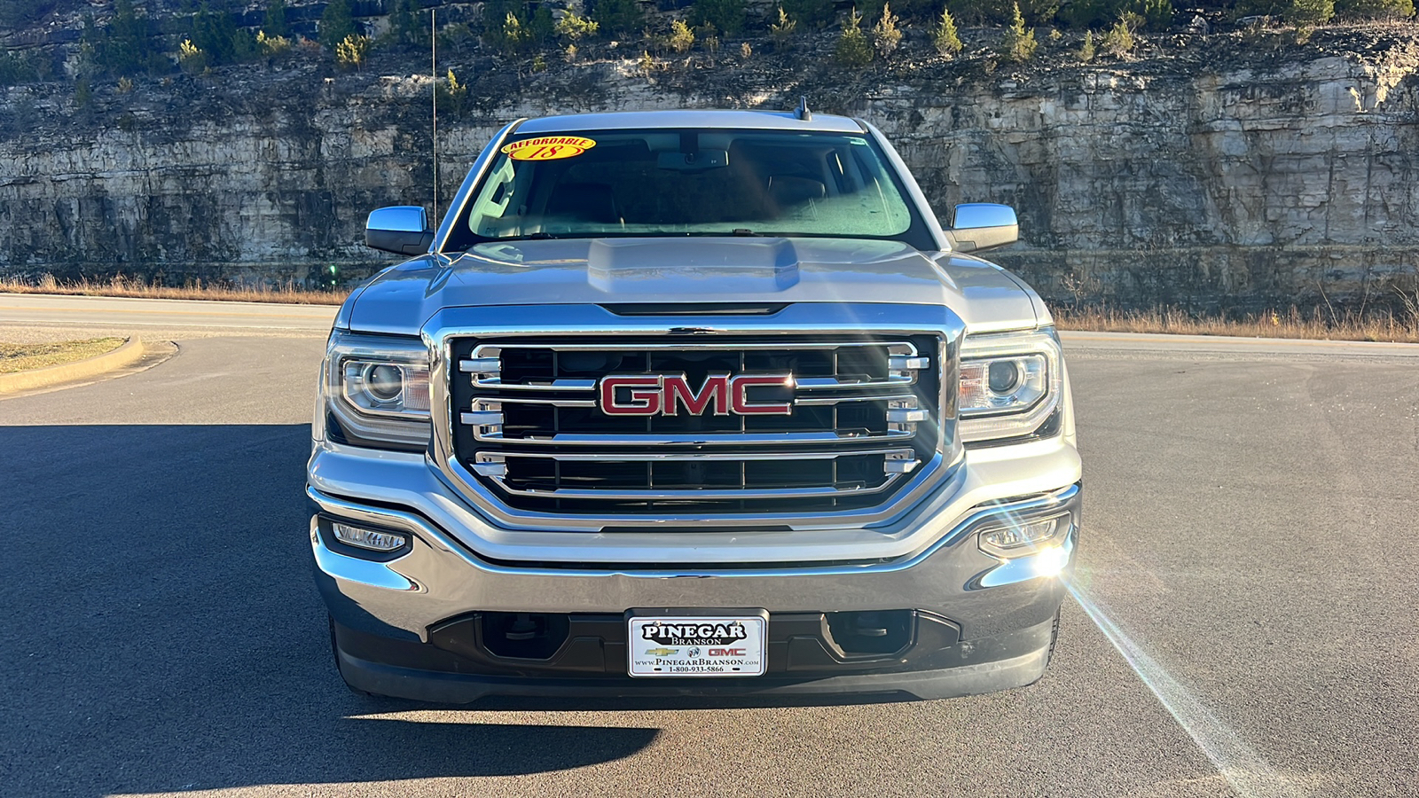 2018 GMC Sierra 1500 SLT 2