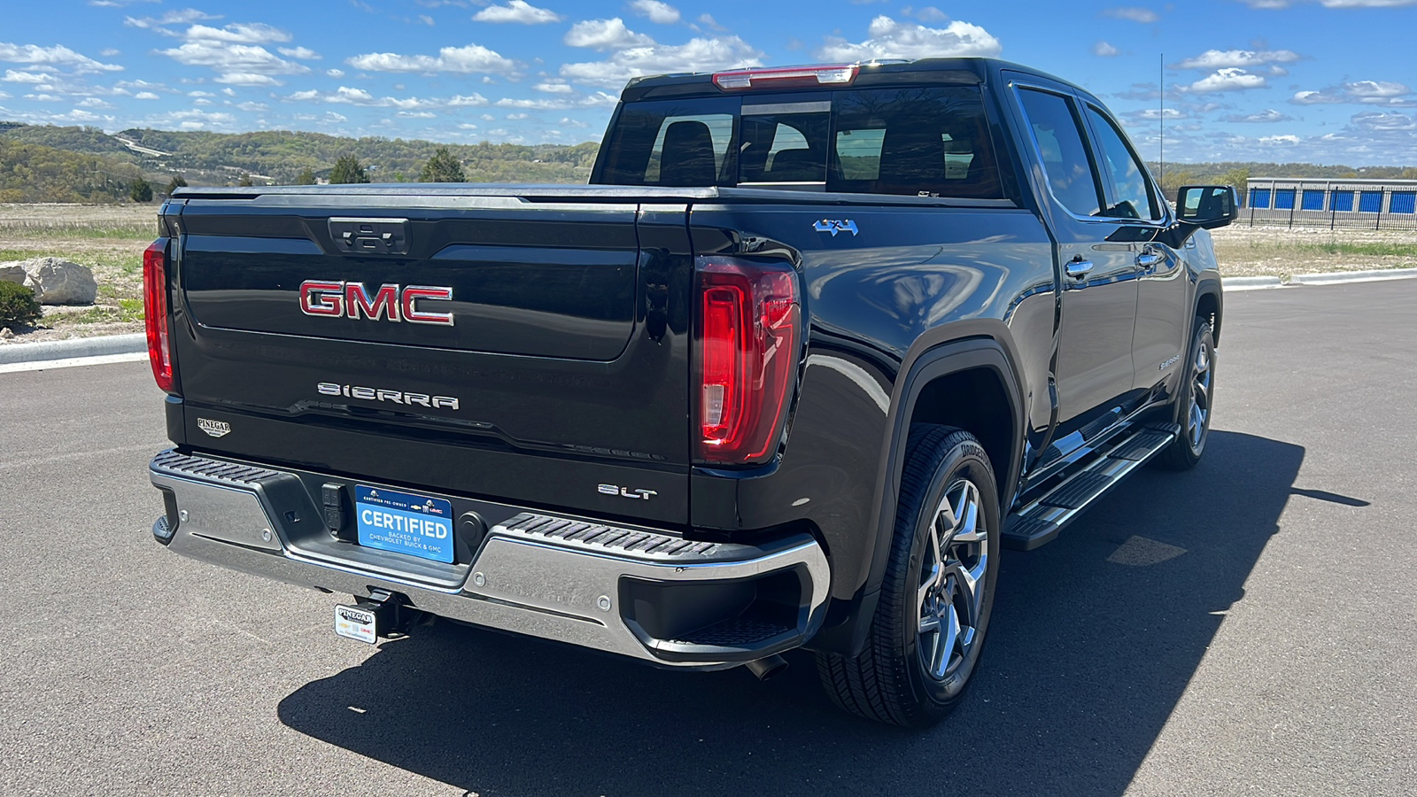 2023 GMC Sierra 1500 SLT 8