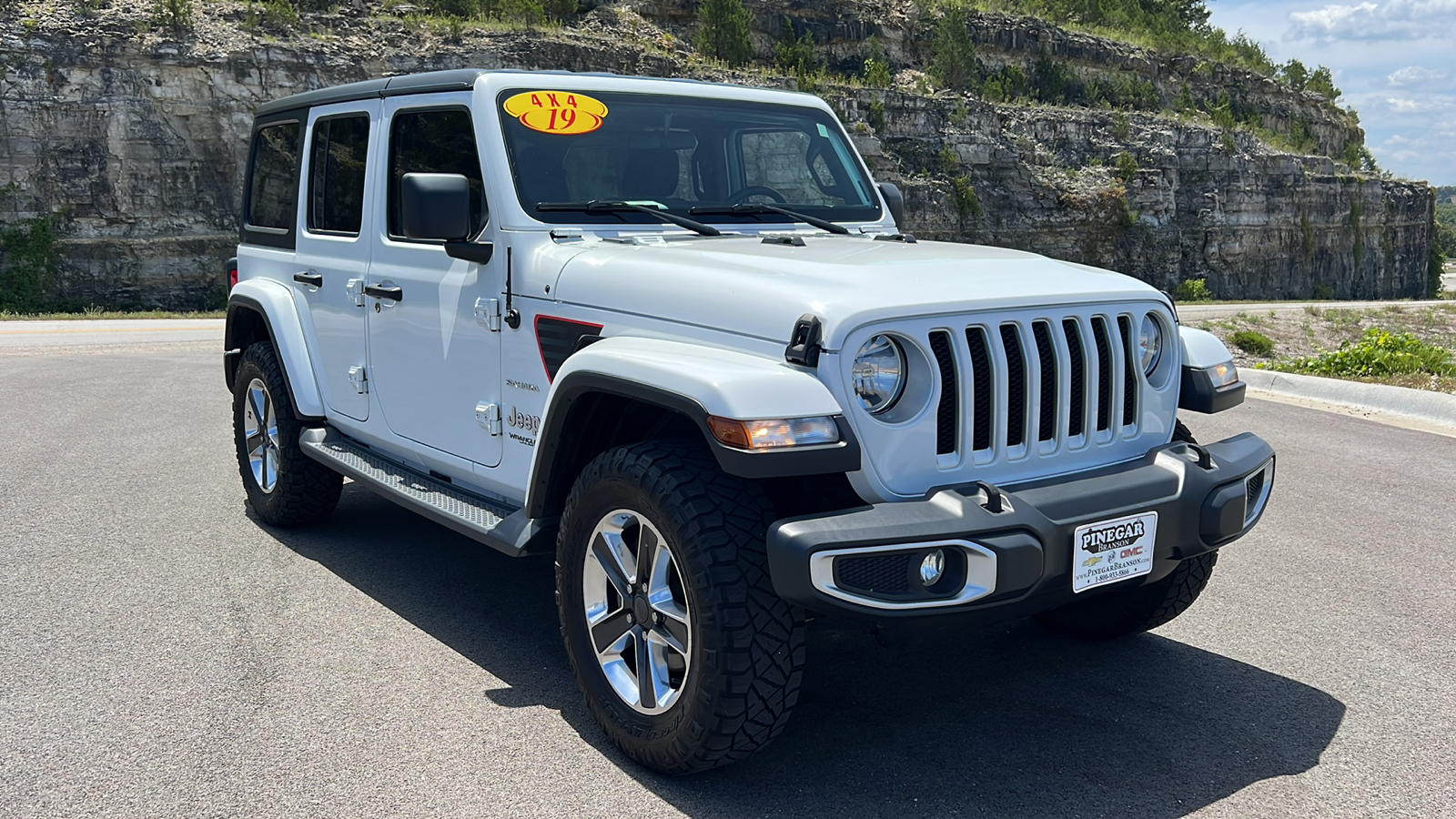 2019 Jeep Wrangler Unlimited Sahara 1