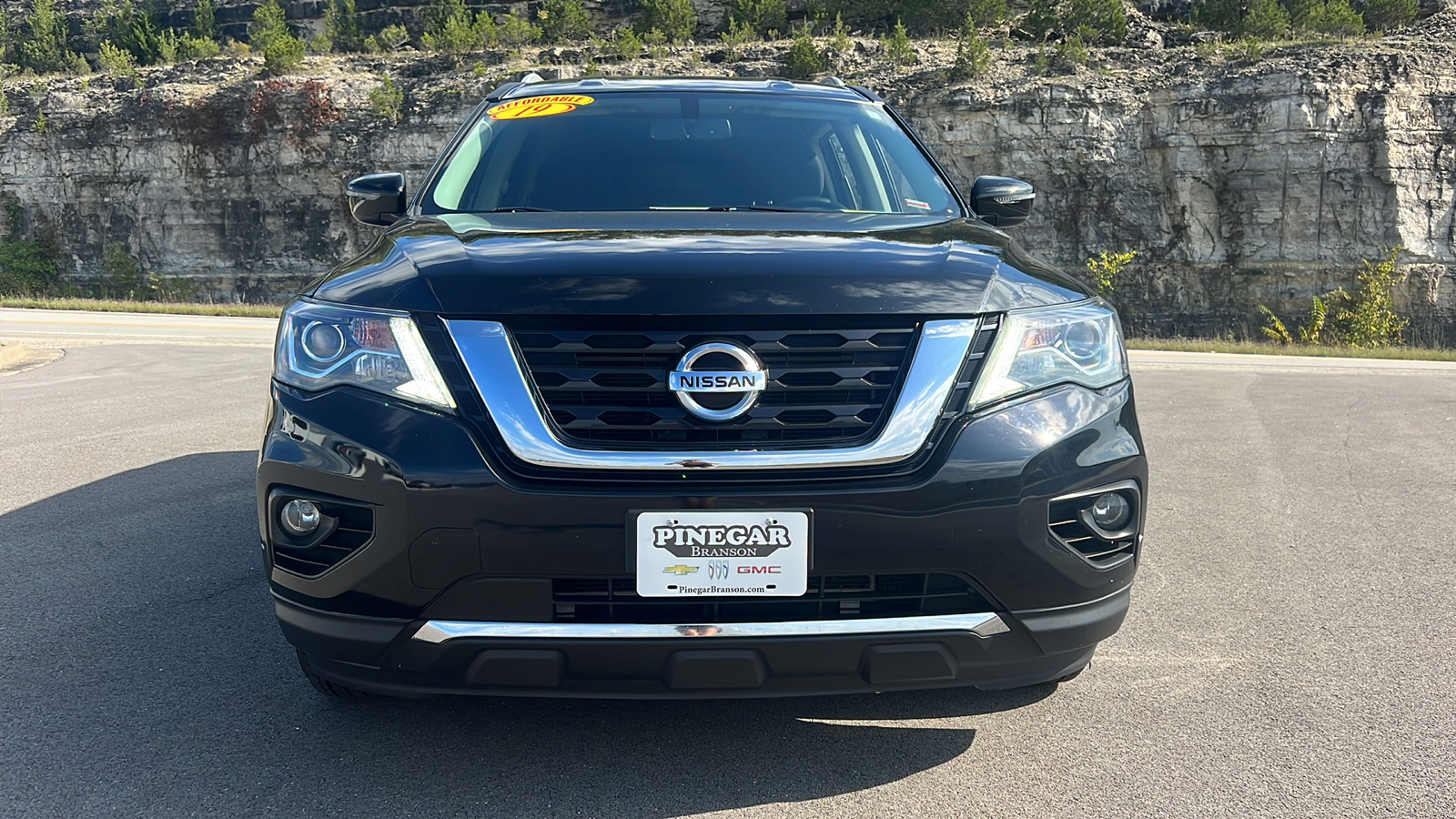 2019 Nissan Pathfinder SV 2