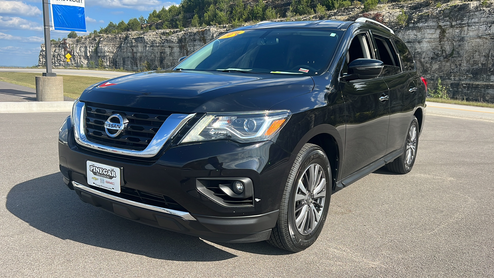 2019 Nissan Pathfinder SV 3