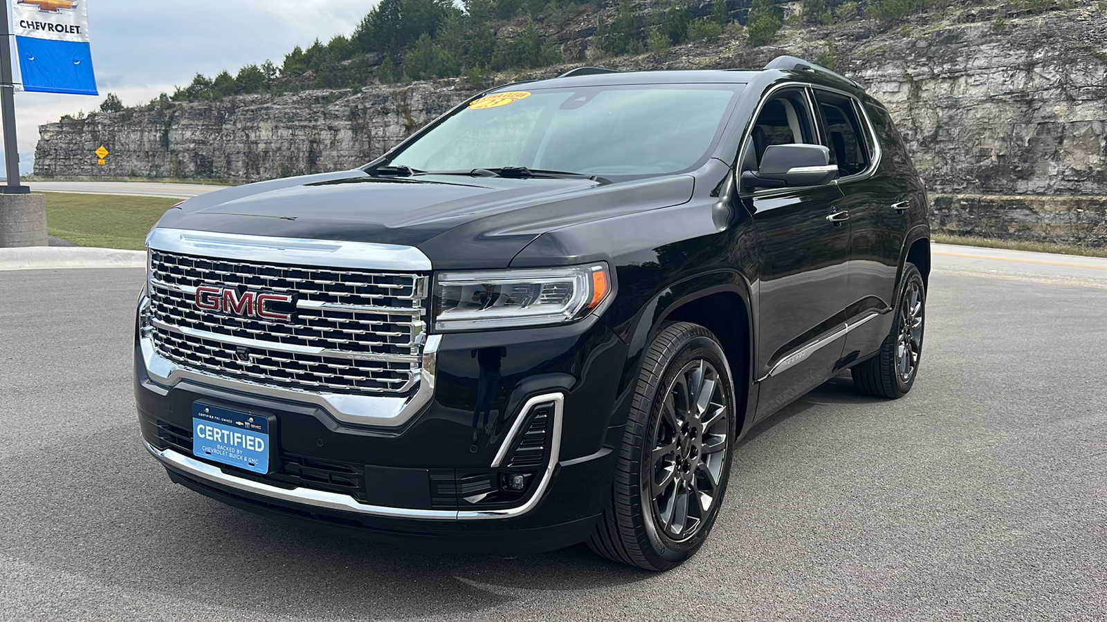 2023 GMC Acadia Denali 3