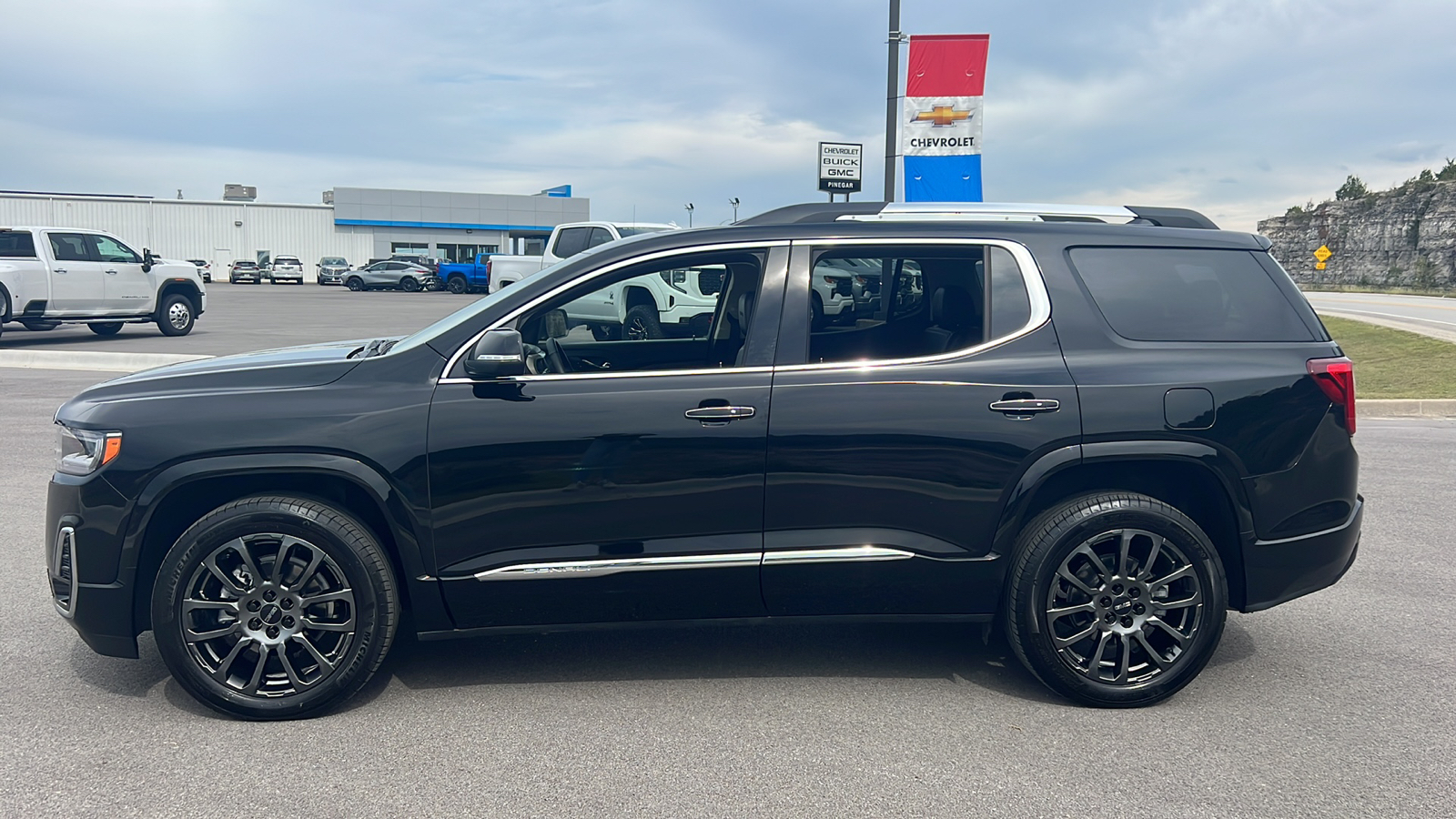 2023 GMC Acadia Denali 4