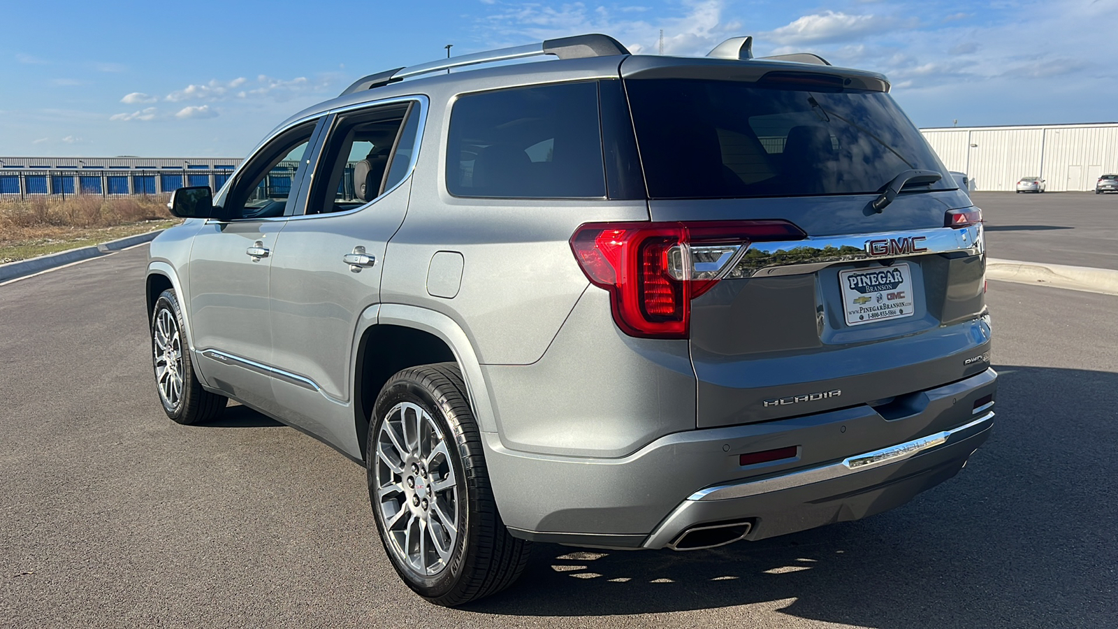 2023 GMC Acadia Denali 6