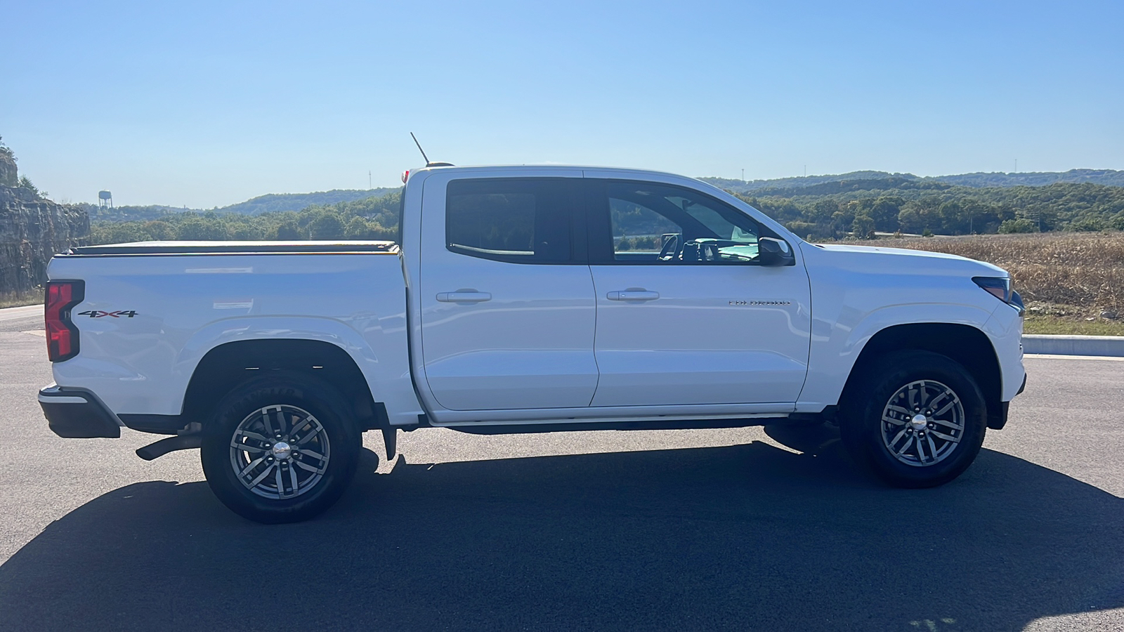 2023 Chevrolet Colorado 4WD LT 9