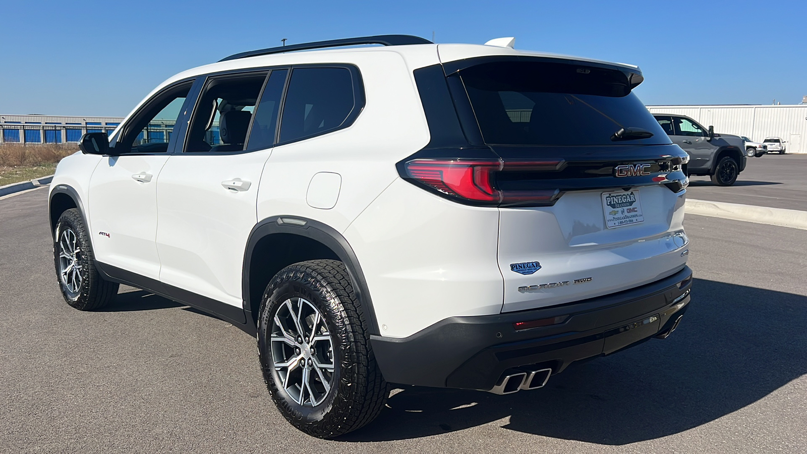 2024 GMC Acadia AWD AT4 6