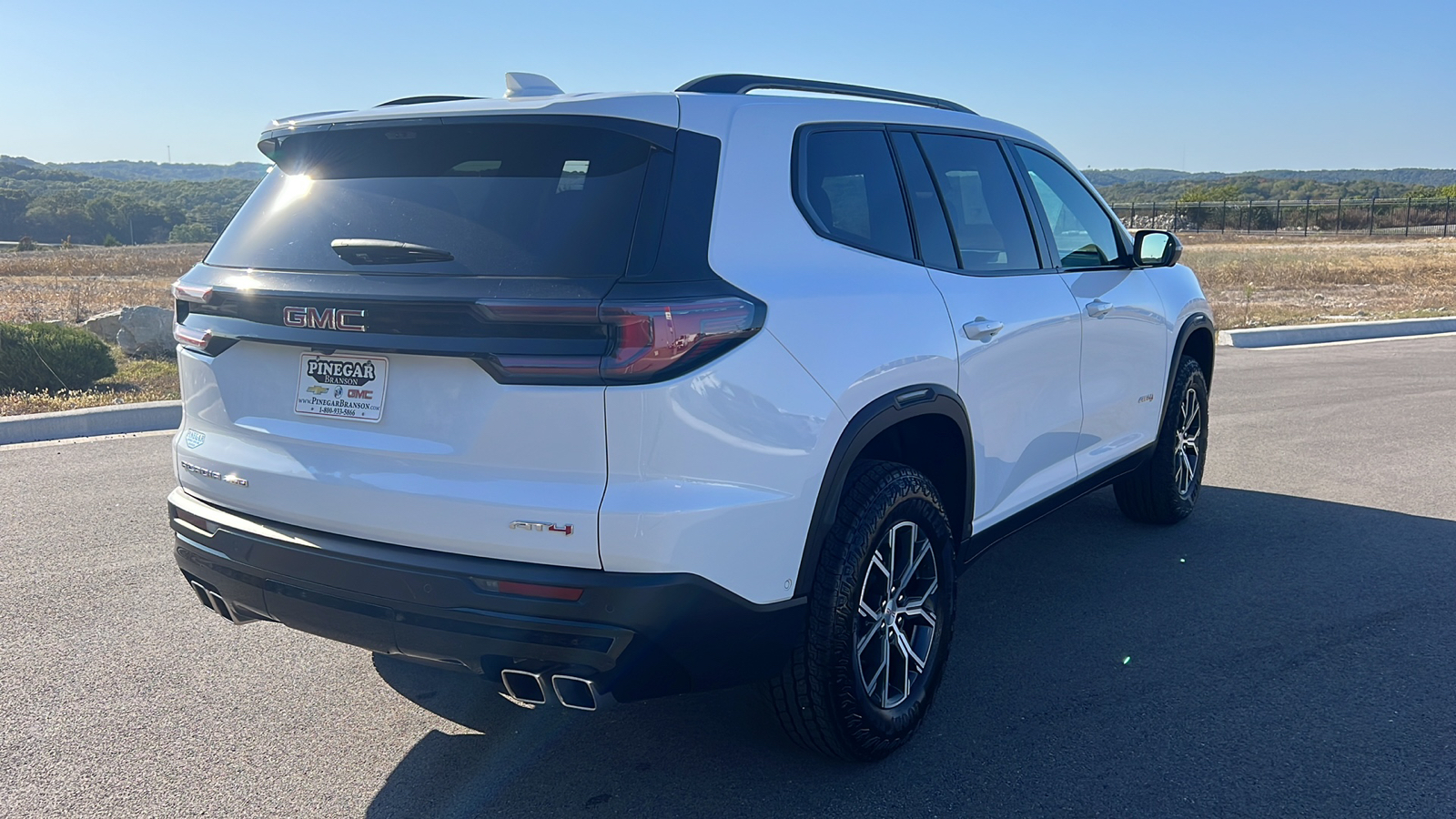 2024 GMC Acadia AWD AT4 8