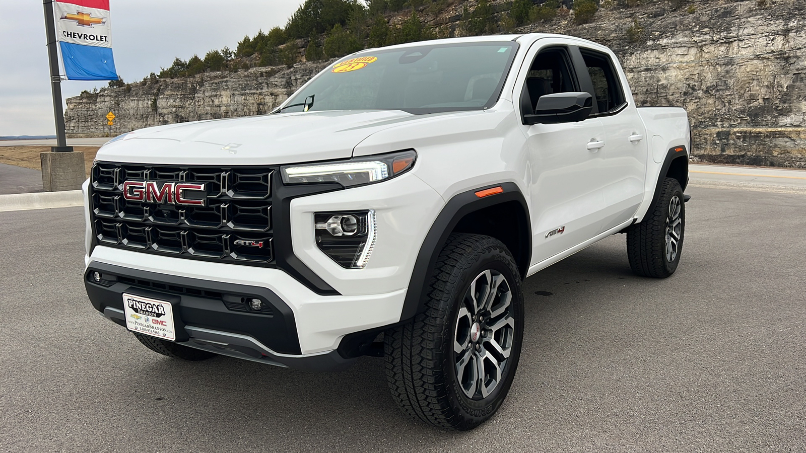 2023 GMC Canyon 4WD AT4 3