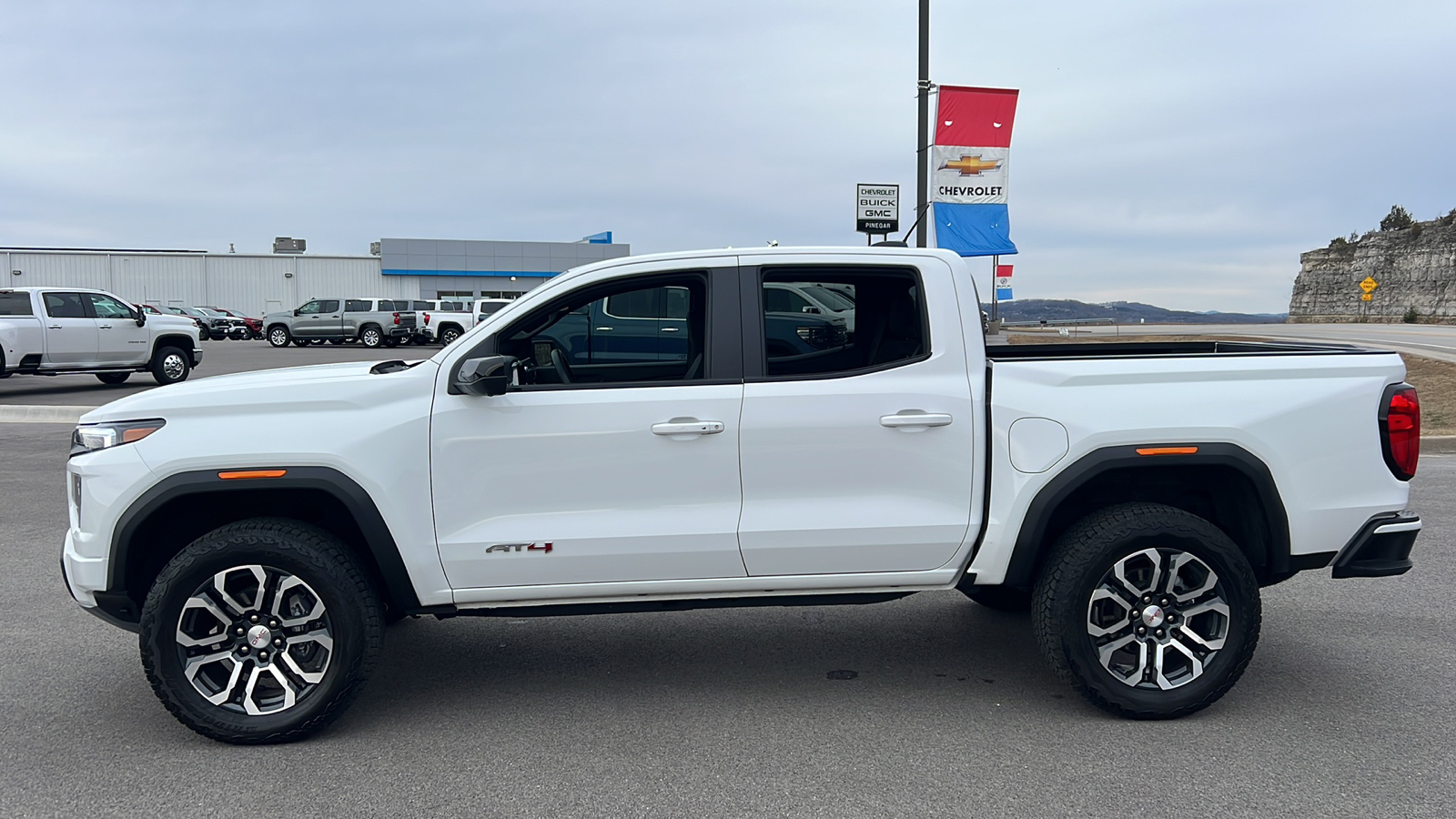 2023 GMC Canyon 4WD AT4 4