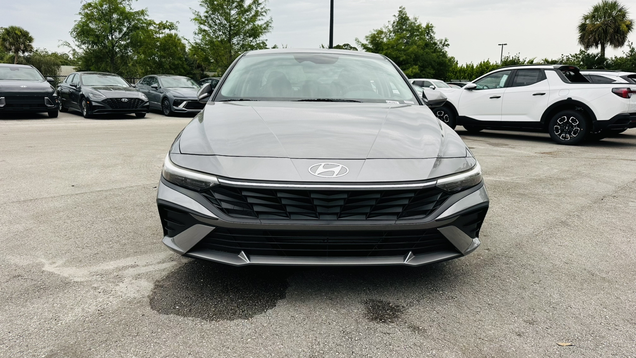 2024 Hyundai Elantra SEL 2