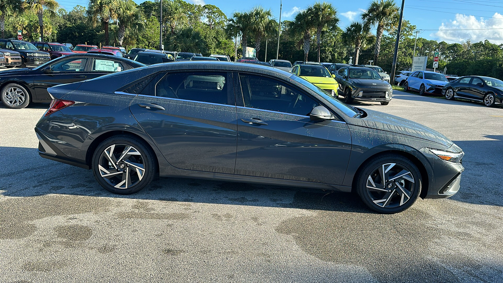 2024 Hyundai Elantra Hybrid Limited 8