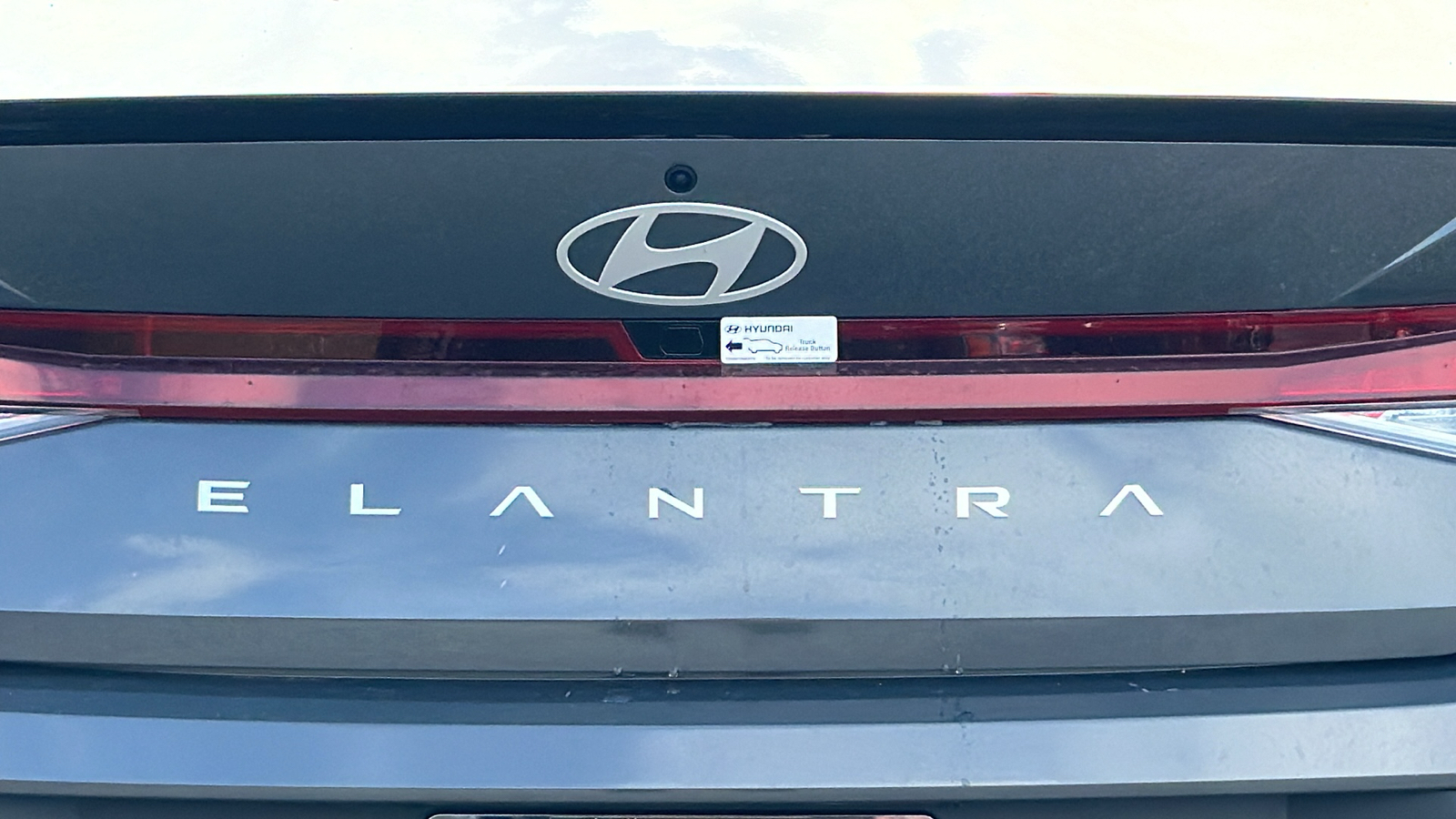 2025 Hyundai Elantra SEL 9