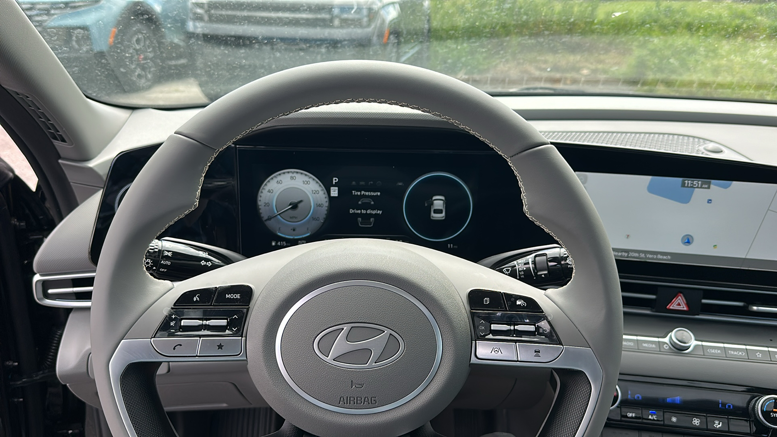 2025 Hyundai Elantra SEL 17