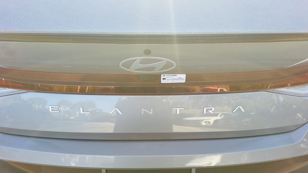 2025 Hyundai Elantra SEL 9