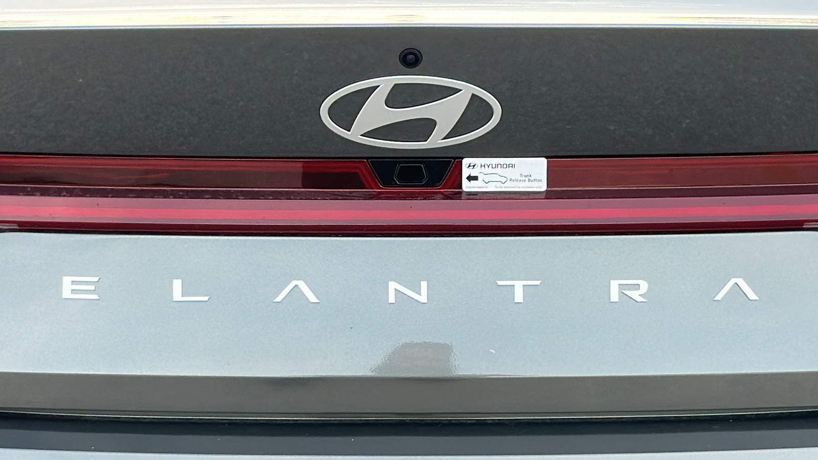 2025 Hyundai Elantra Limited 9