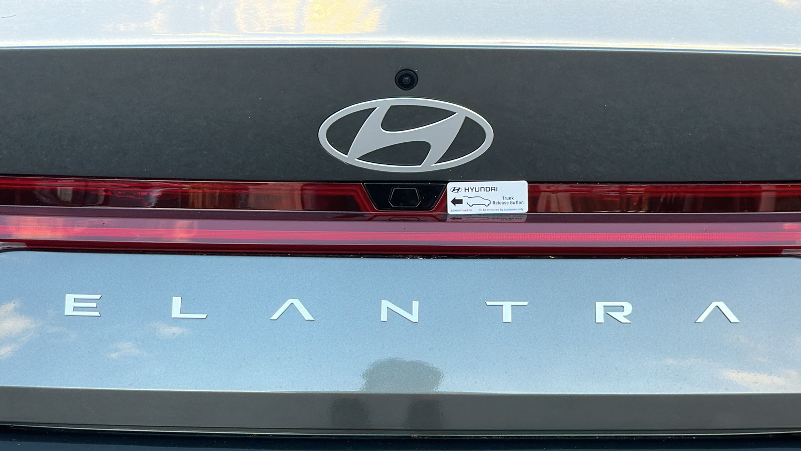 2025 Hyundai Elantra SEL 9