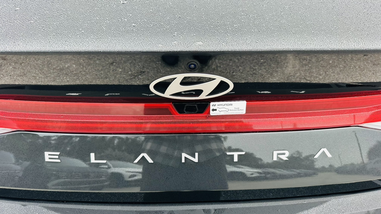 2025 Hyundai Elantra SEL 9