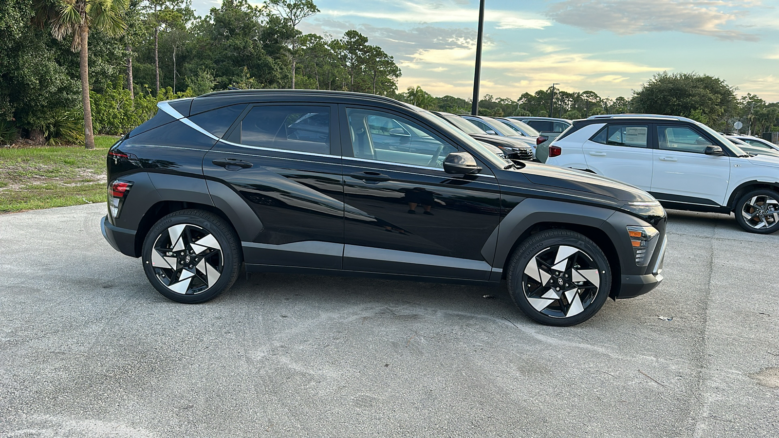 2024 Hyundai Kona Limited 8