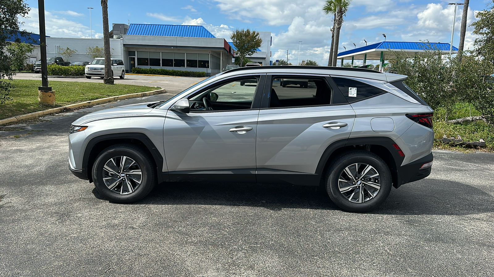 2024 Hyundai Tucson Hybrid Blue 4