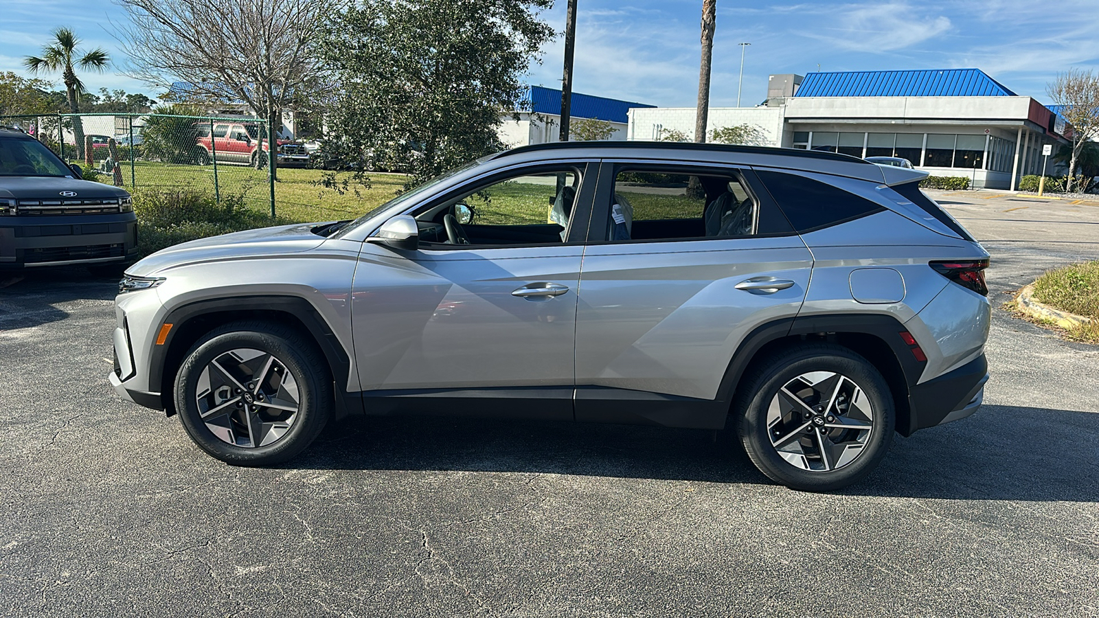 2025 Hyundai Tucson SEL 4