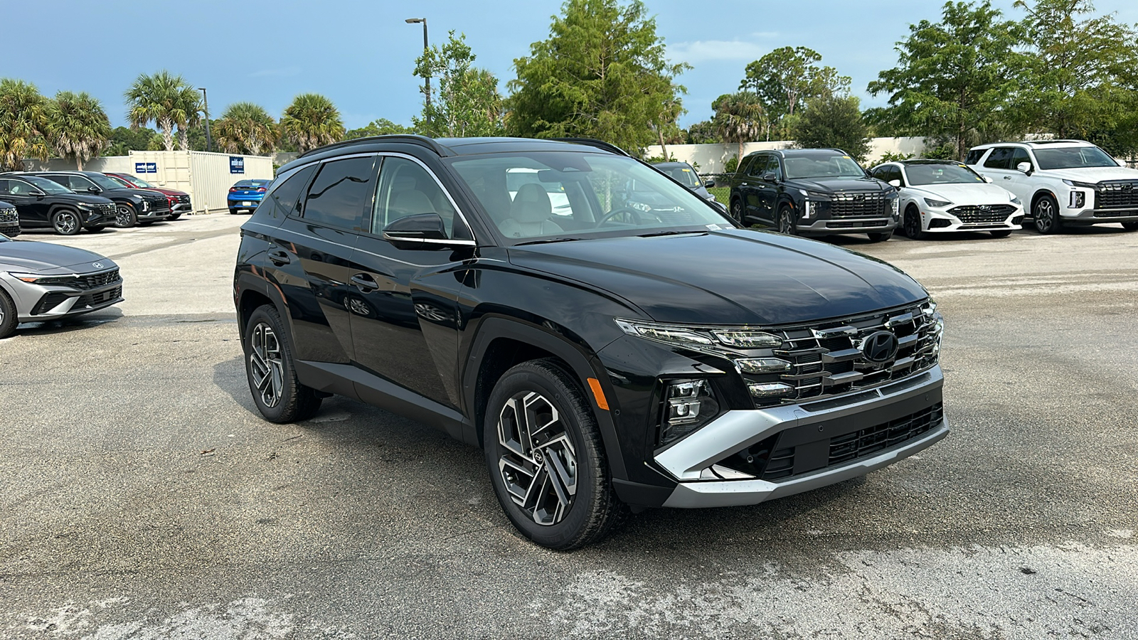 2025 Hyundai Tucson Hybrid Limited 1