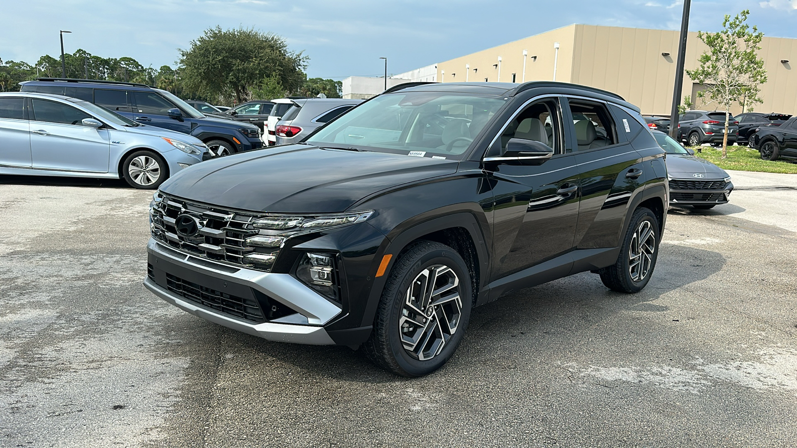 2025 Hyundai Tucson Hybrid Limited 3