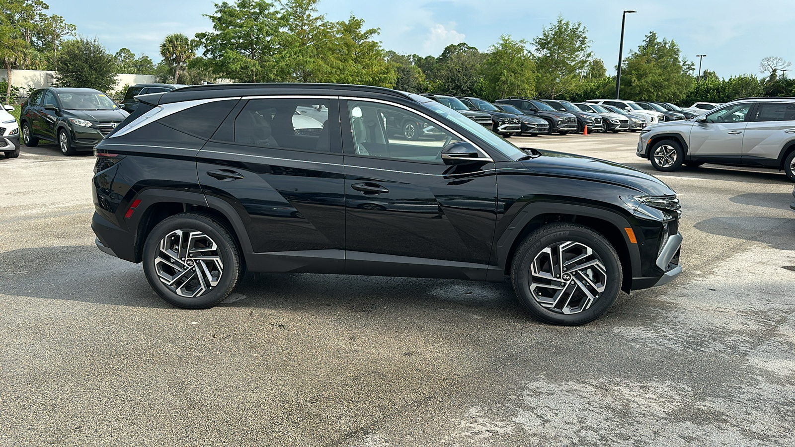 2025 Hyundai Tucson Hybrid Limited 8