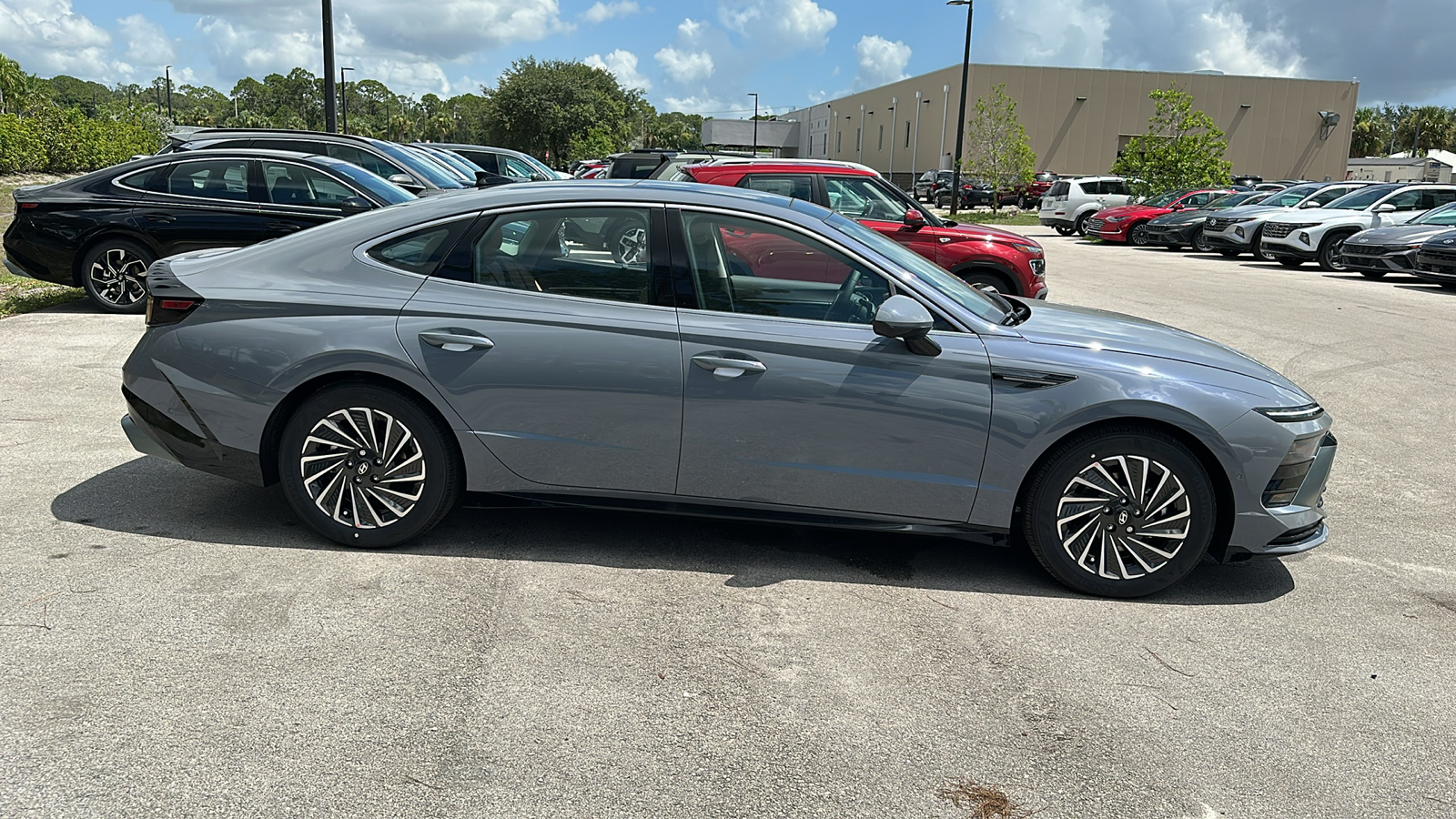 2024 Hyundai Sonata Hybrid Limited 8