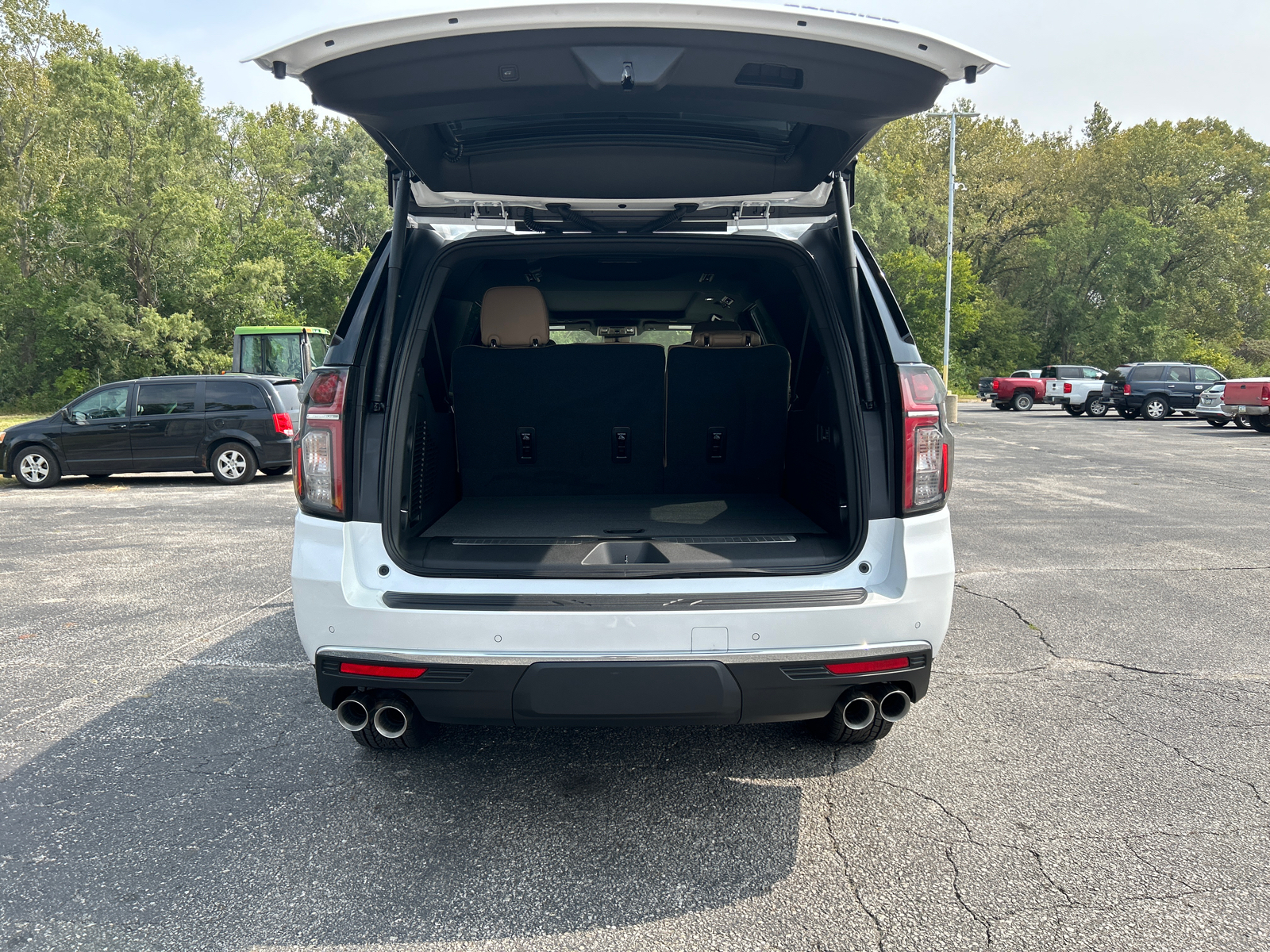 2024 Chevrolet Suburban Premier 16