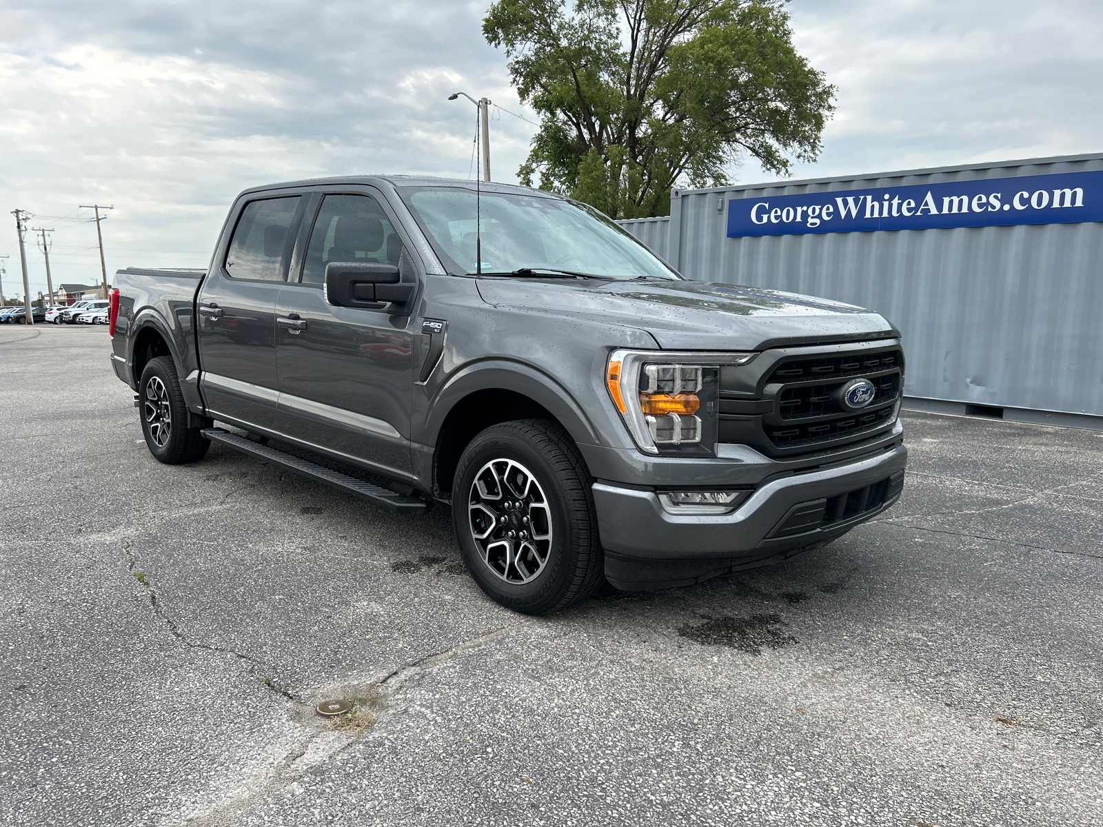 2021 Ford F-150 XLT 2