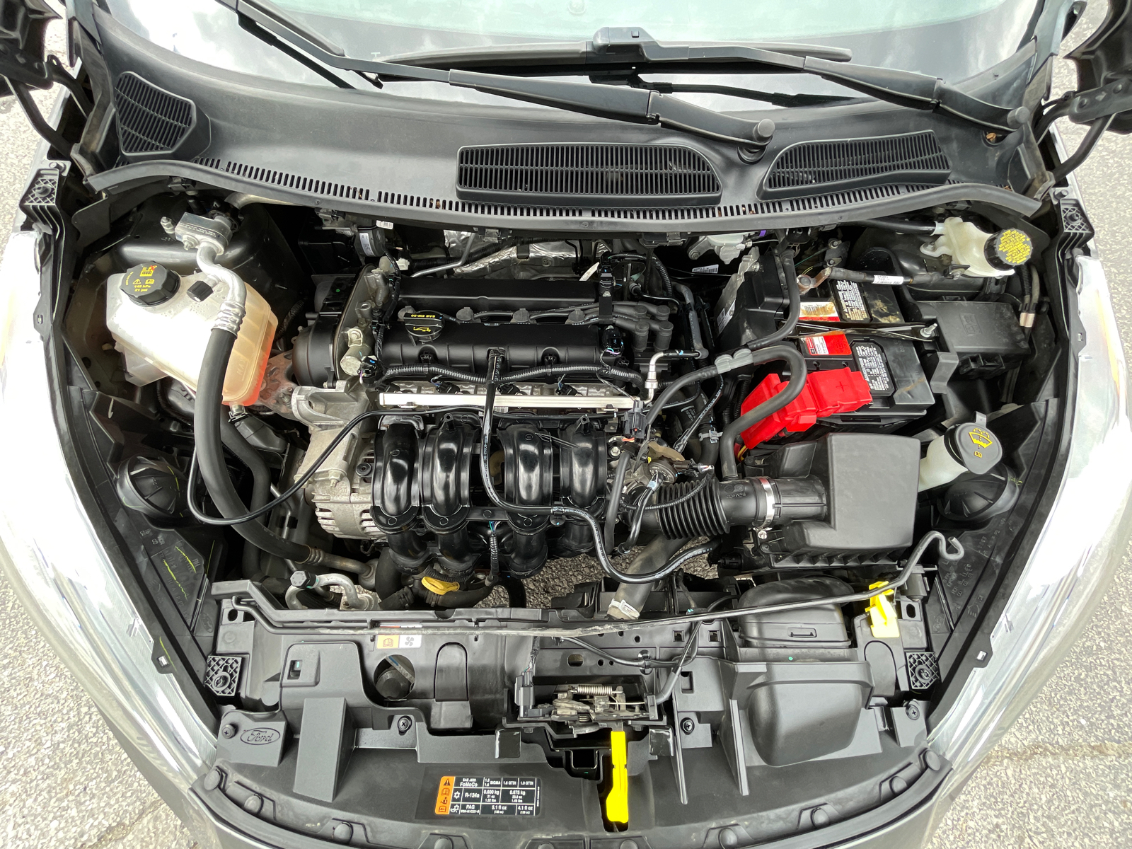 2016 Ford Fiesta SE 13