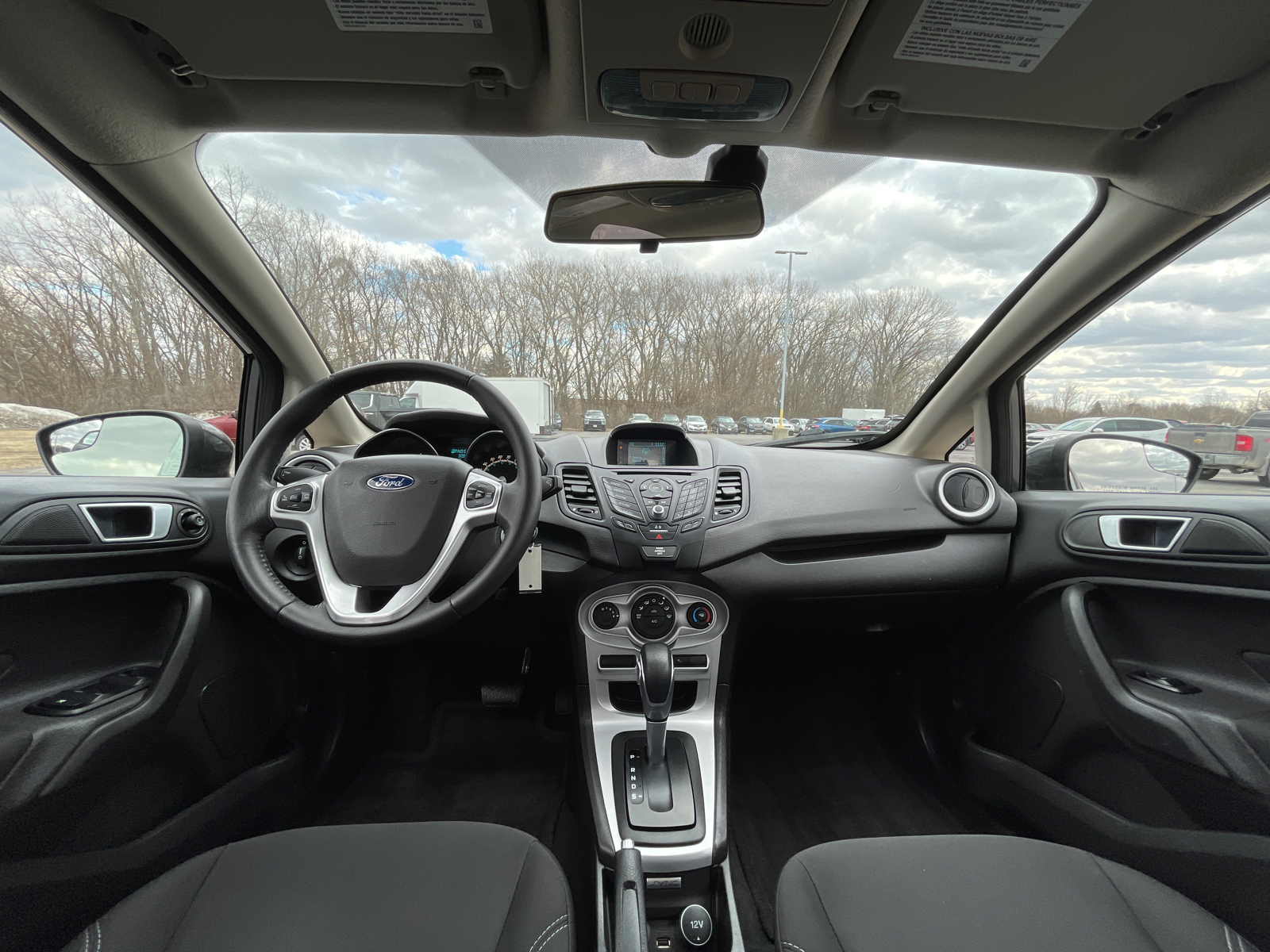 2016 Ford Fiesta SE 24