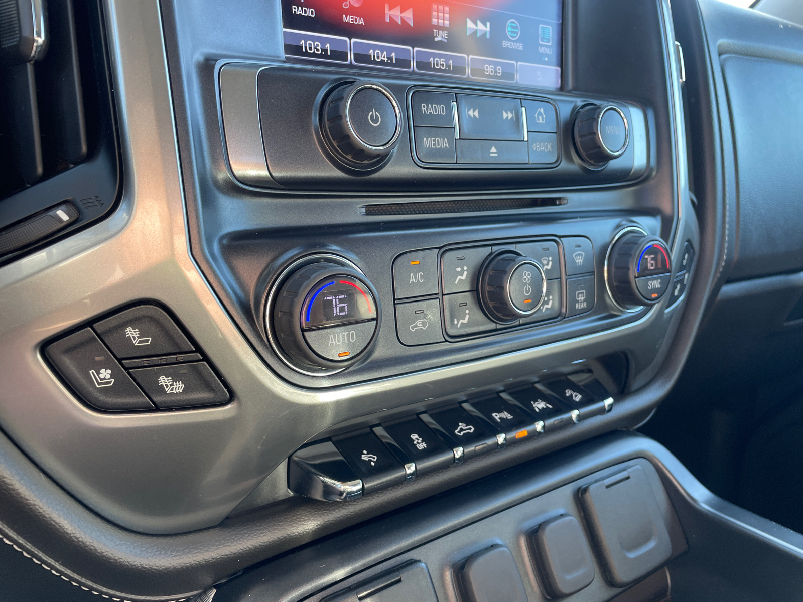 2018 Chevrolet Silverado 1500 LTZ 19