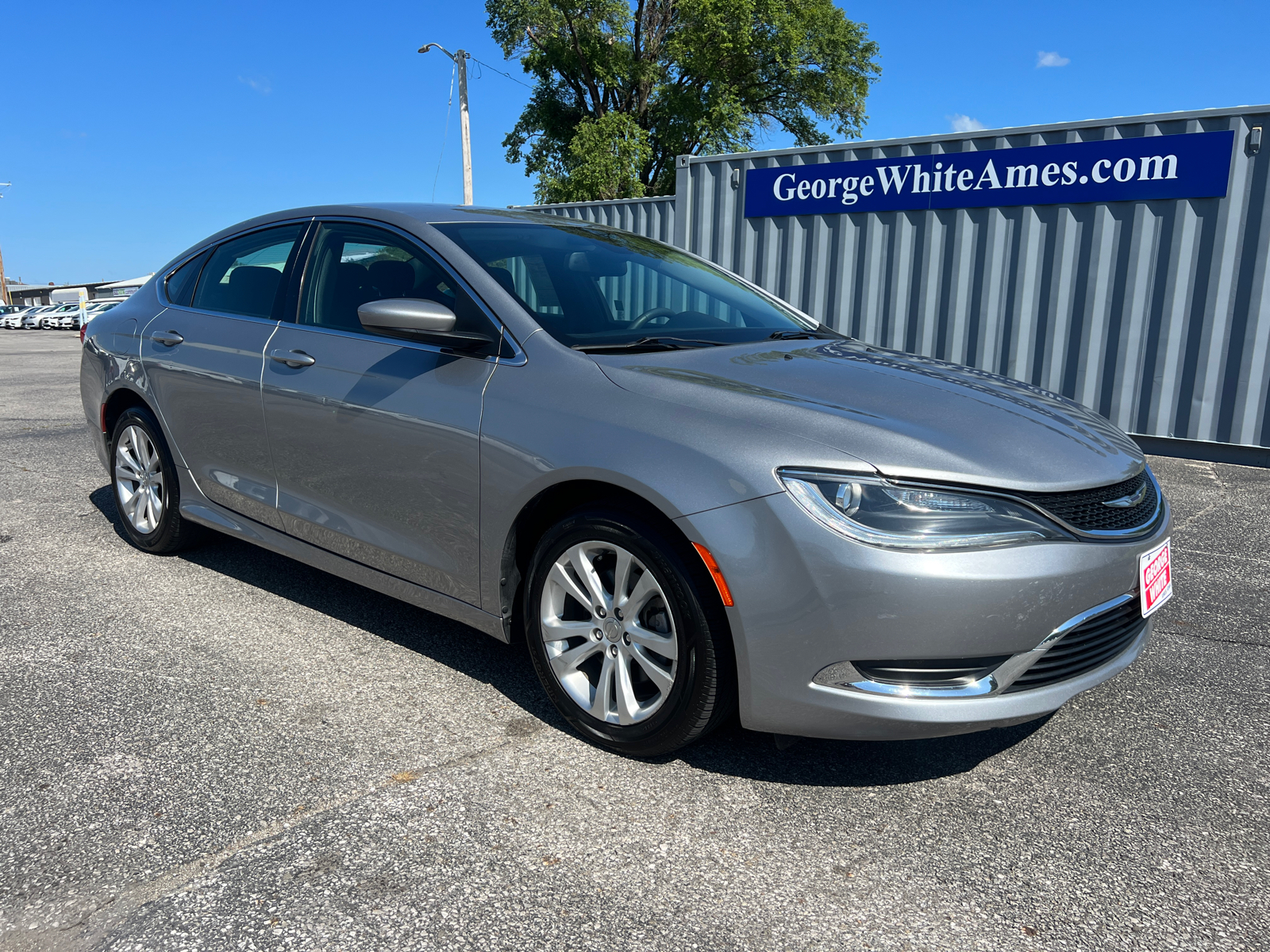 2015 Chrysler 200 Limited 1