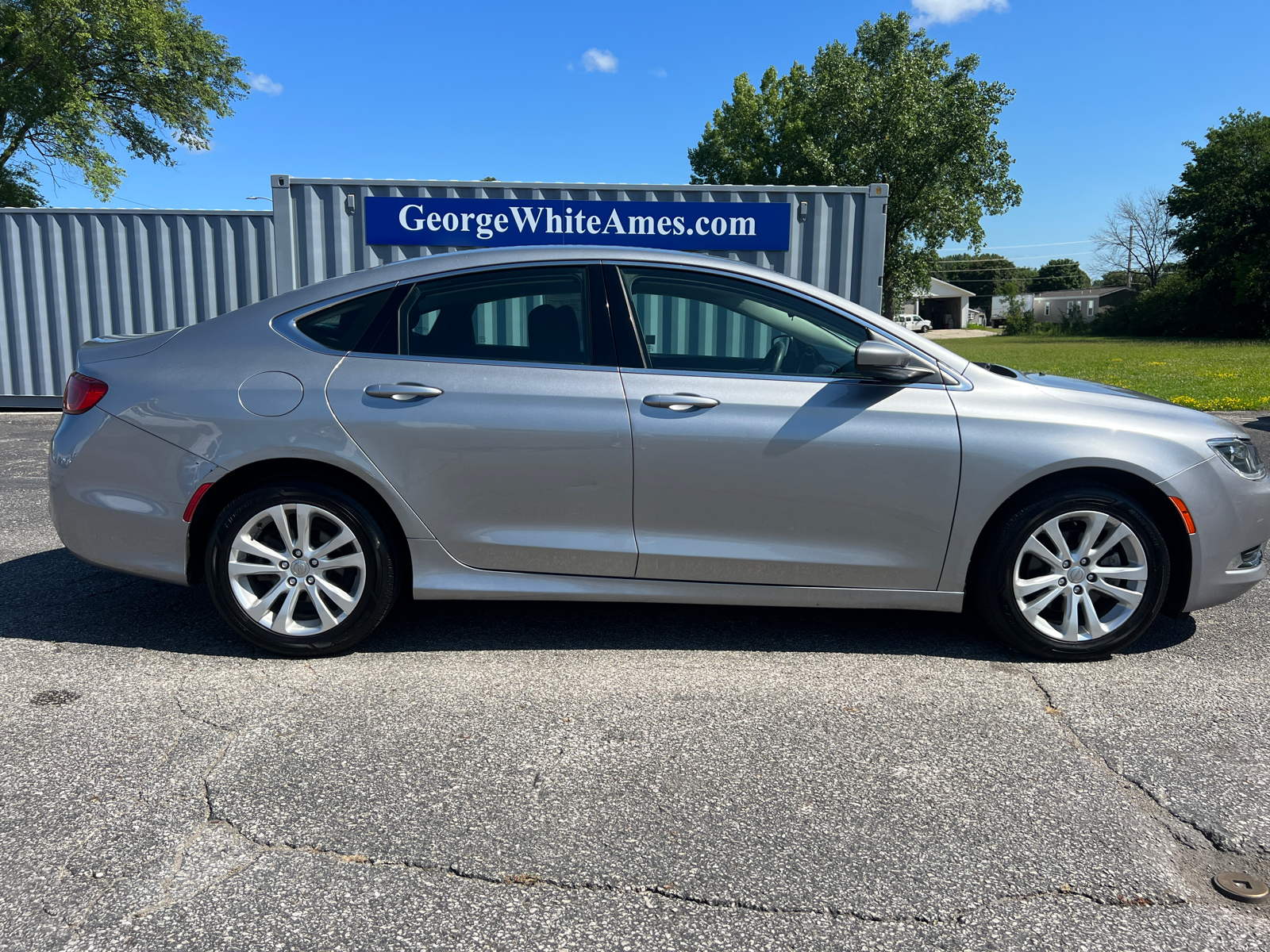 2015 Chrysler 200 Limited 3