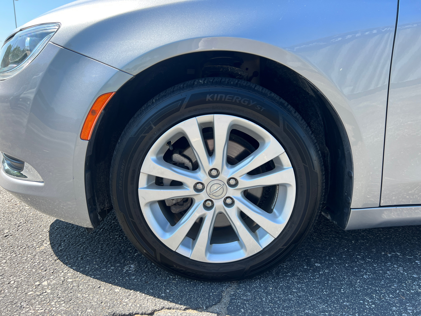 2015 Chrysler 200 Limited 10