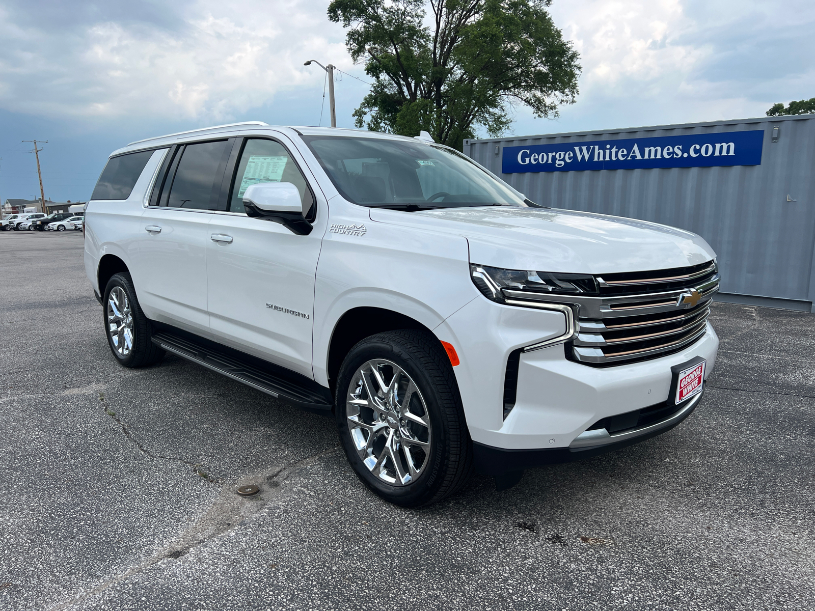 2024 Chevrolet Suburban High Country 2