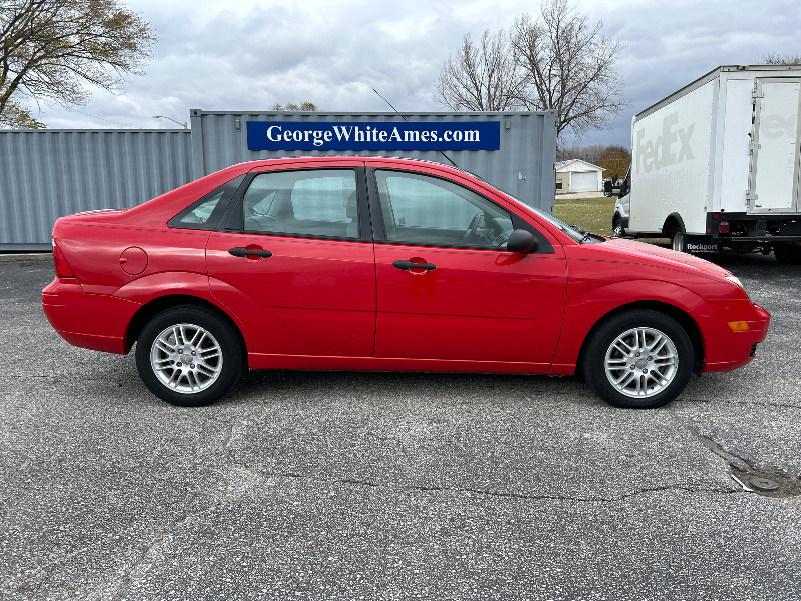 2005 Ford Focus ZX4 3