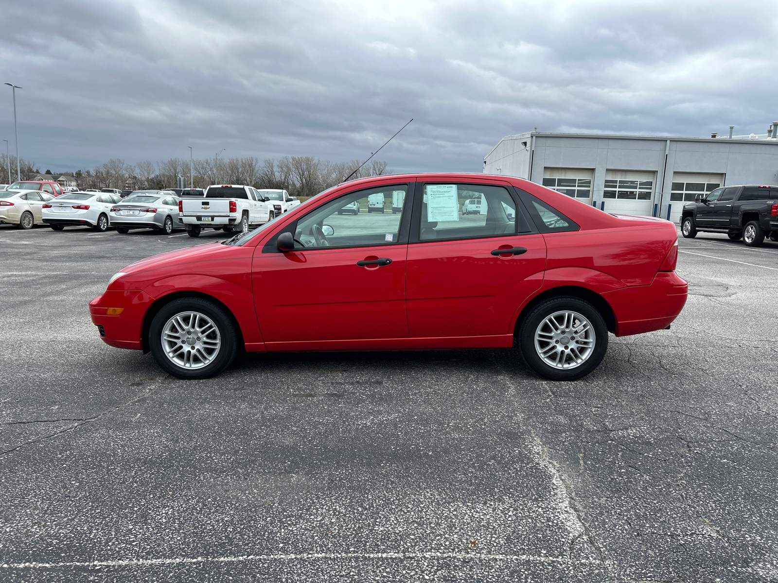 2005 Ford Focus ZX4 7