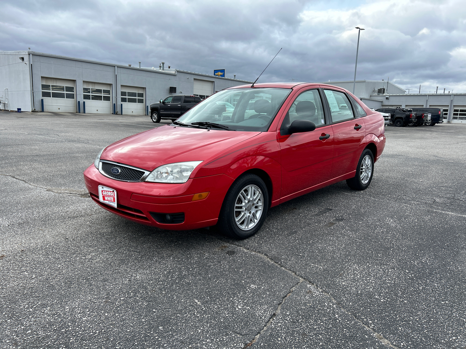 2005 Ford Focus ZX4 8