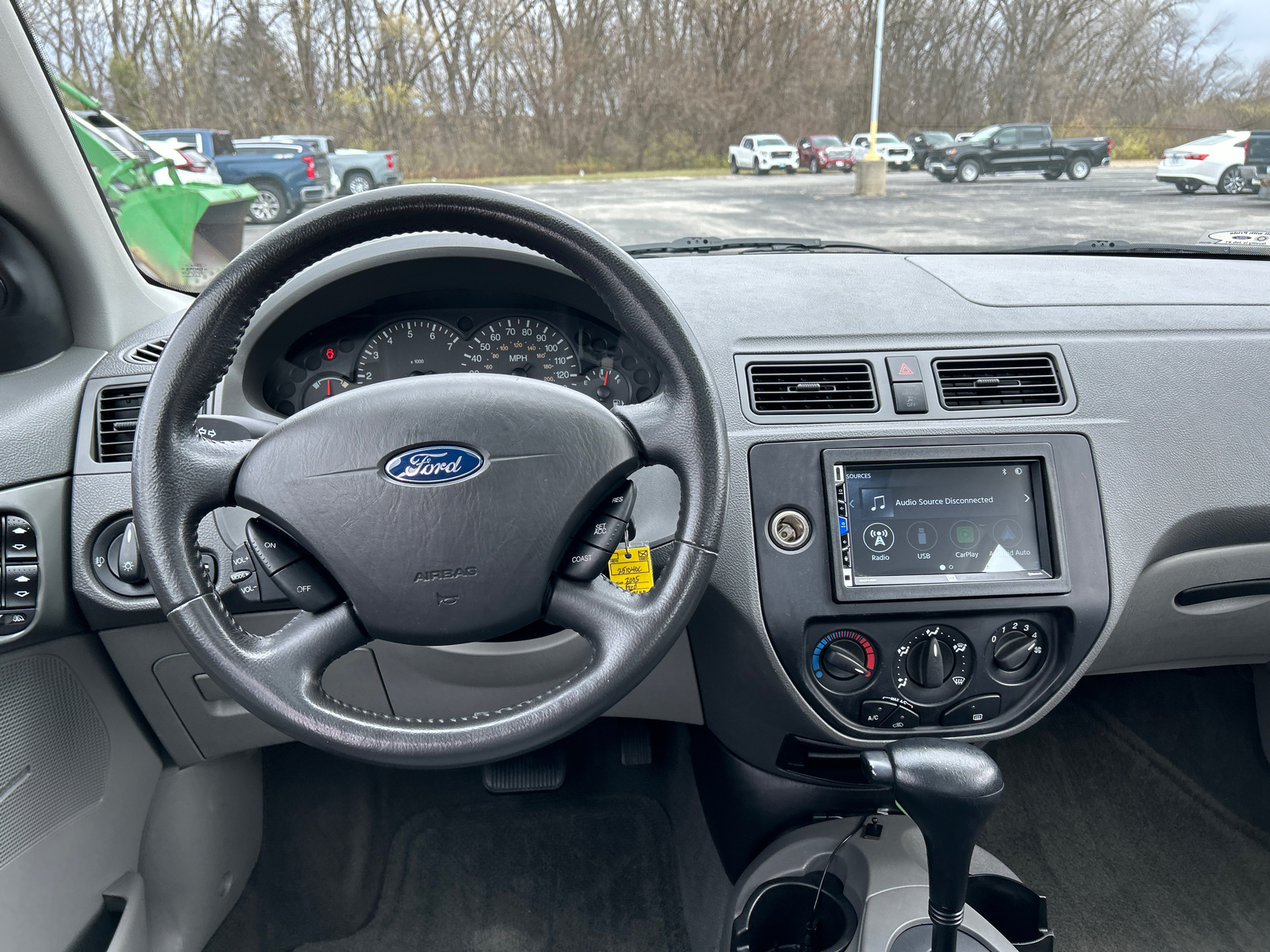 2005 Ford Focus ZX4 14