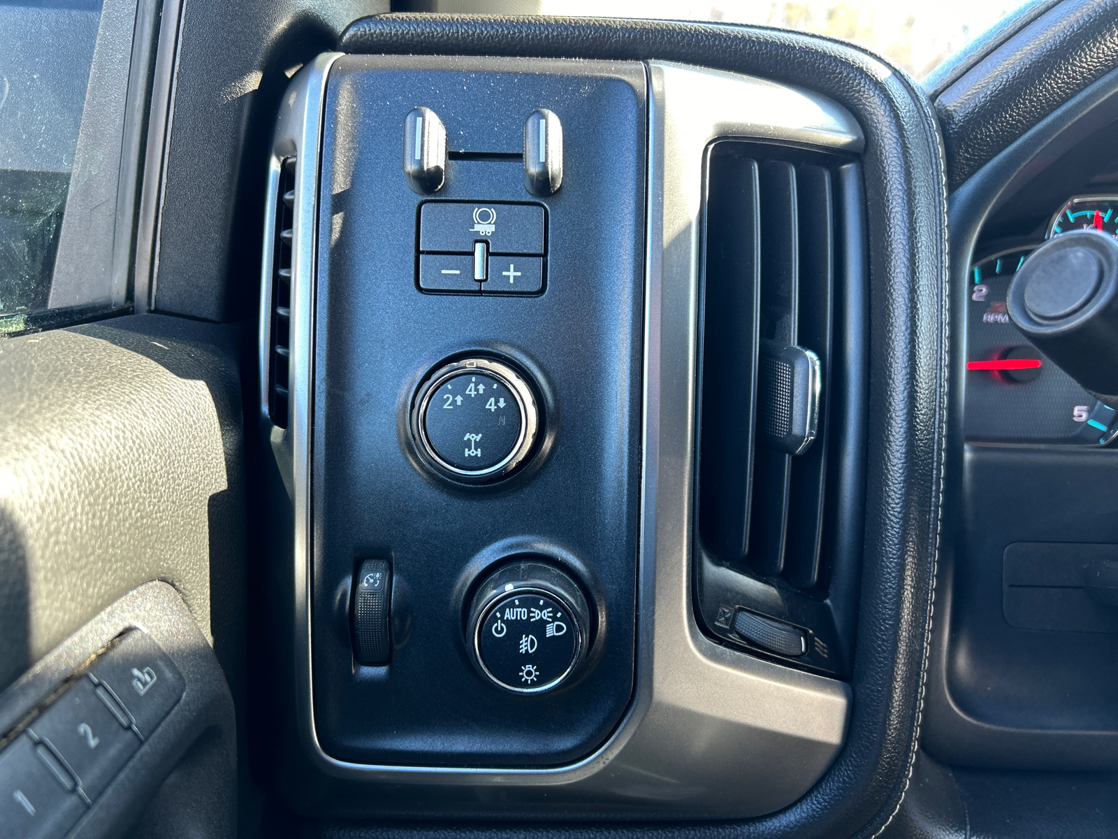 2015 Chevrolet Silverado 2500HD LTZ 21