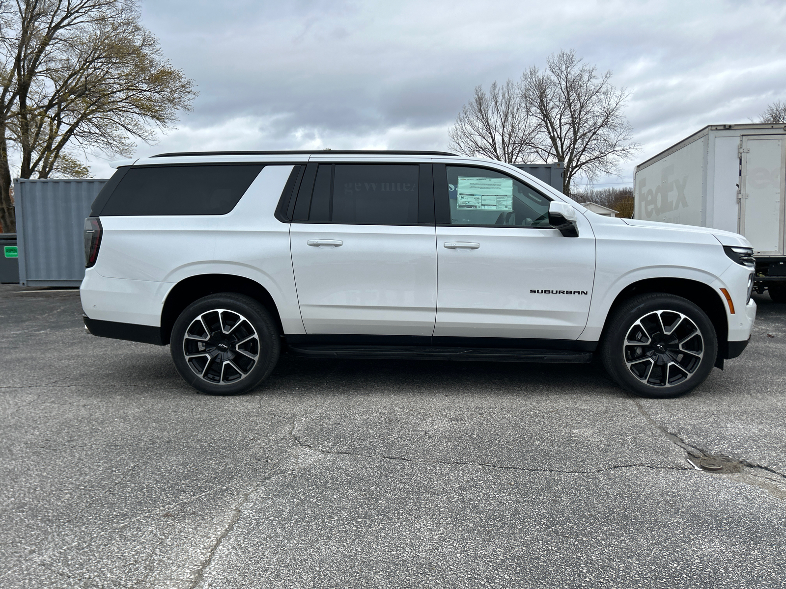 2025 Chevrolet Suburban RST 3