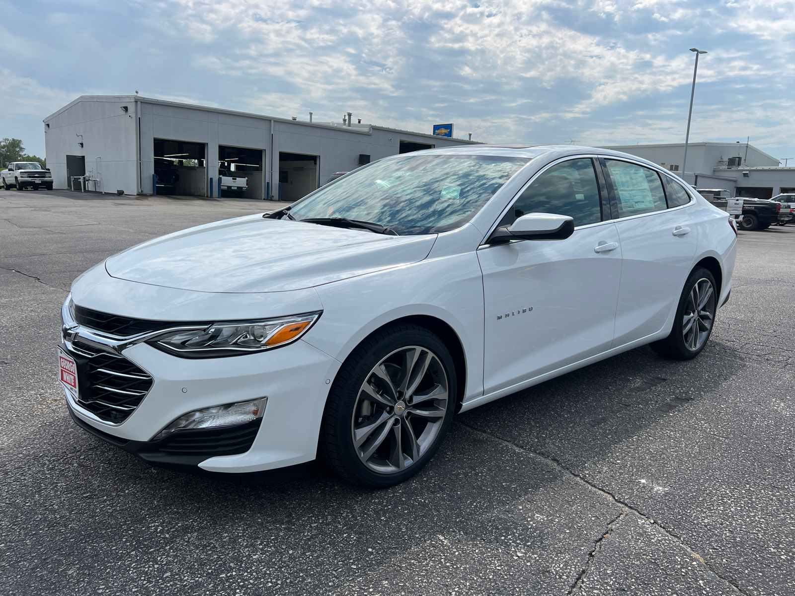 2025 Chevrolet Malibu LT 8