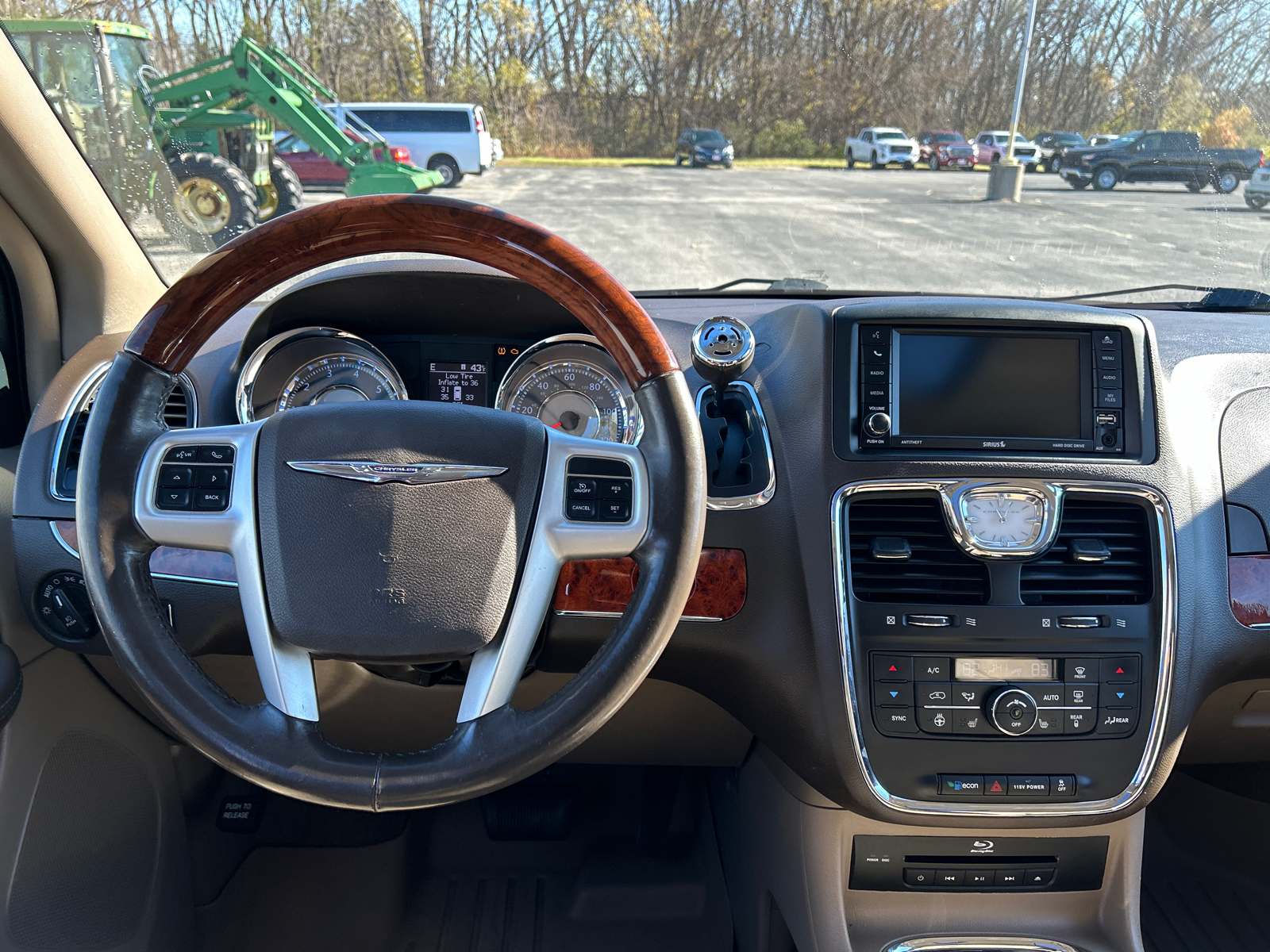 2015 Chrysler Town & Country Limited 15