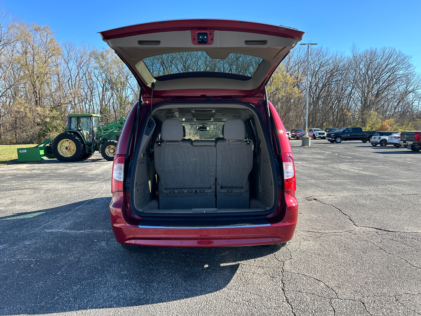 2015 Chrysler Town & Country Limited 16