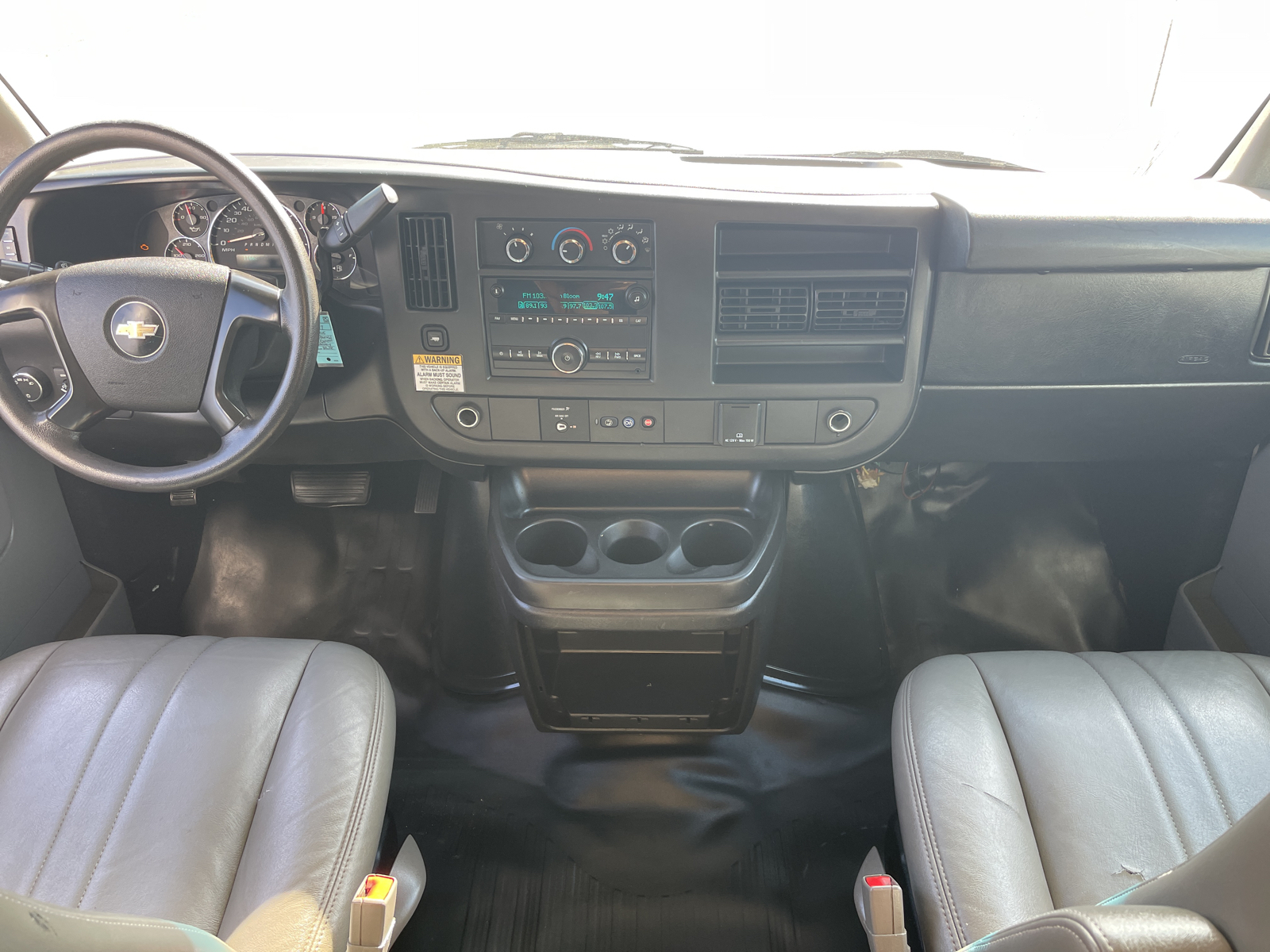 2015 Chevrolet Express 3500 Work Van 9