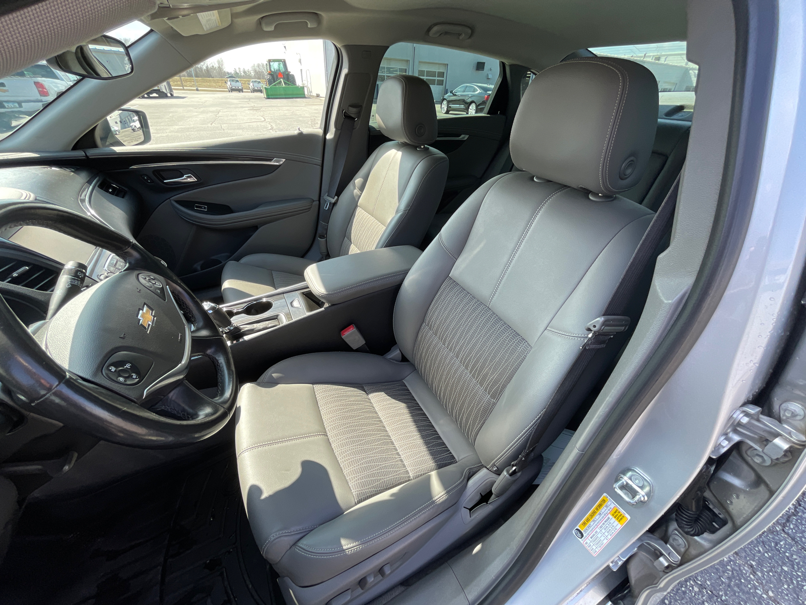 2018 Chevrolet Impala LT 14