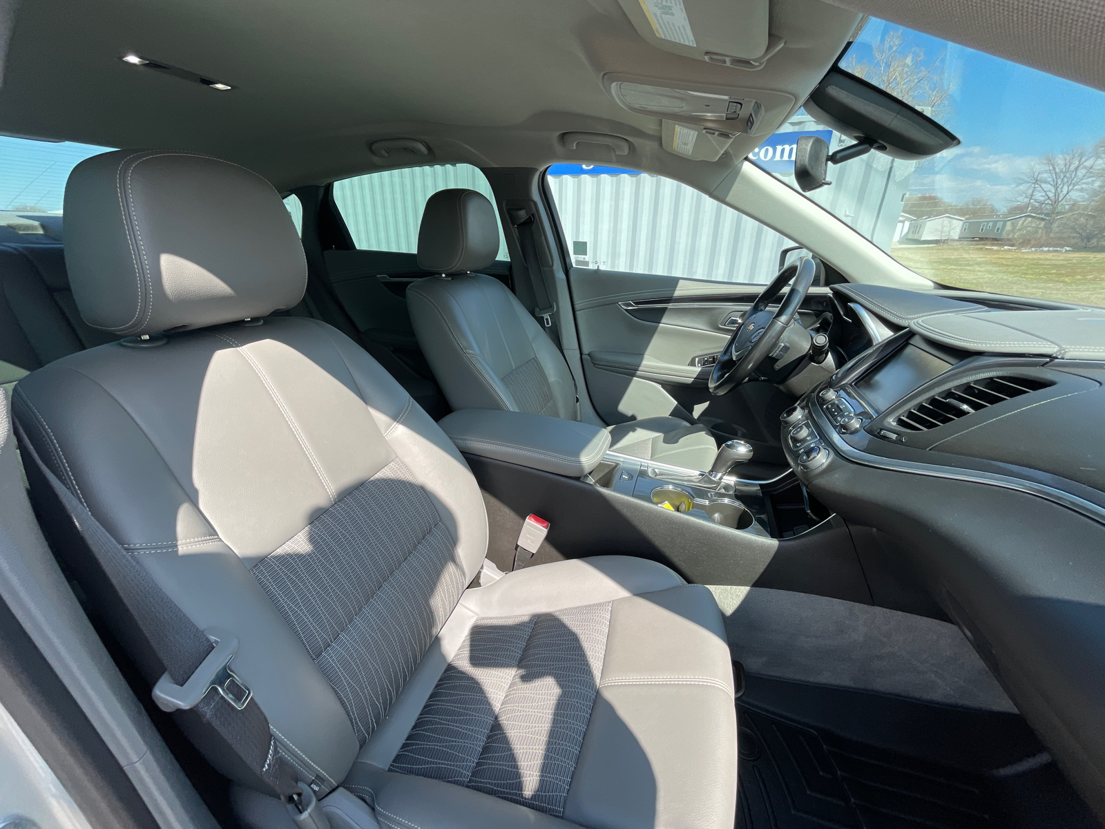 2018 Chevrolet Impala LT 27